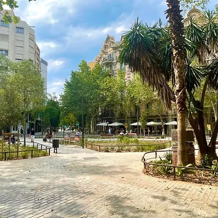 Apartamento Enric Granados 17 *