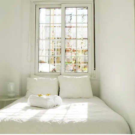 Apartamento Enric Granados 17 *